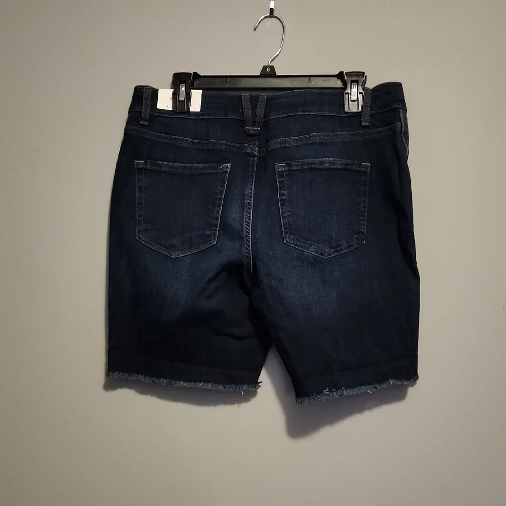 Shorts - Picture 2 of 2